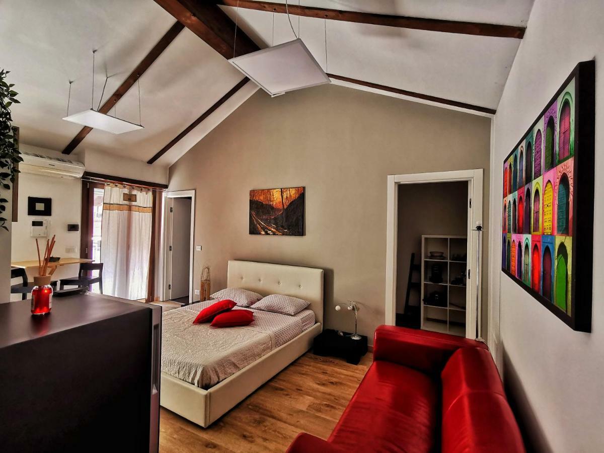 Regis B&B Appartamenti Centro Storico Кивассо Экстерьер фото